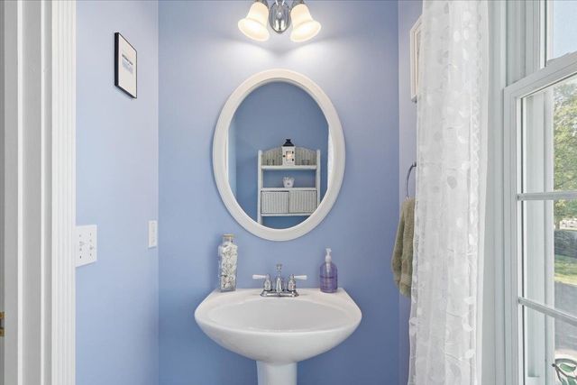 585 Hanon Drive, Williston, VT 05495