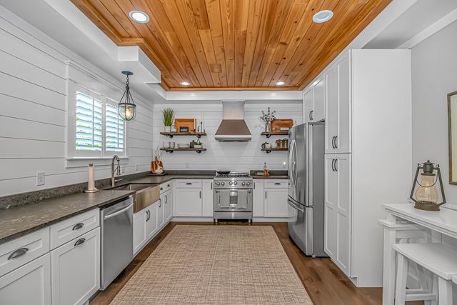 15810 County Line Rd., Andrews, SC 29510
