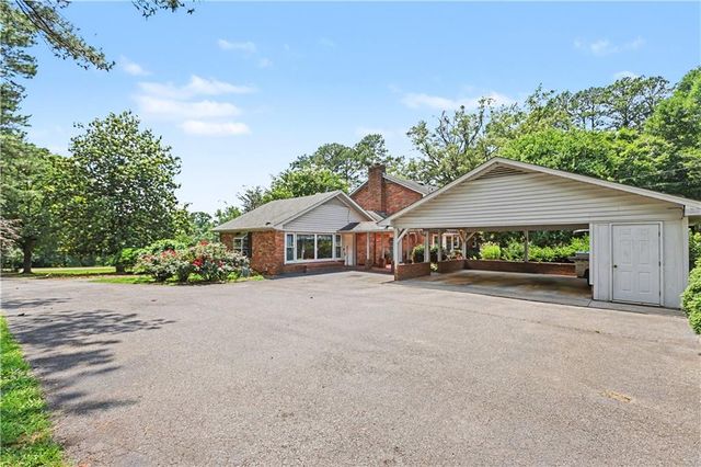 390 Virginia Hills Rd, Royston, GA 30662