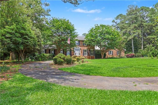 390 Virginia Hills Rd, Royston, GA 30662