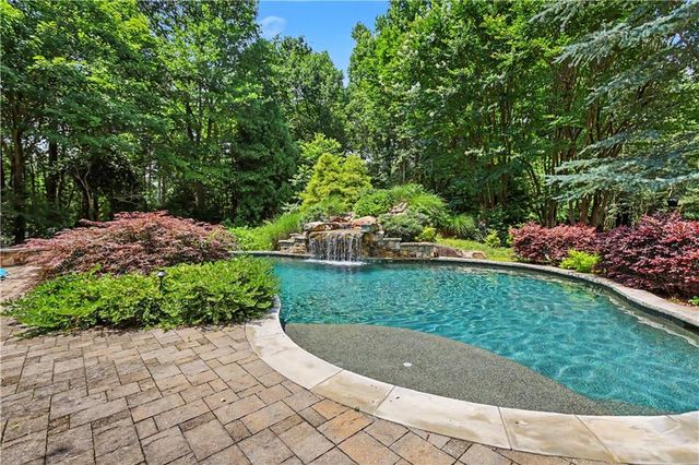 390 Virginia Hills Rd, Royston, GA 30662