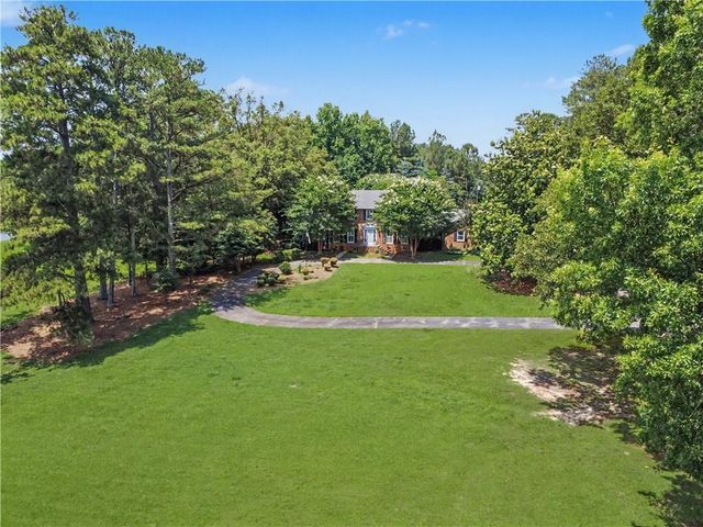 390 Virginia Hills Rd, Royston, GA 30662