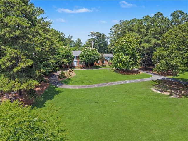 390 Virginia Hills Rd, Royston, GA 30662