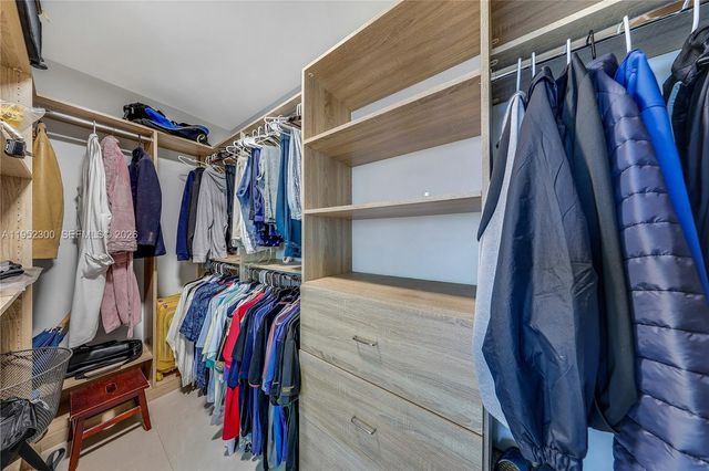 16385 Biscayne Blvd 3217, North Miami Beach, FL 33160