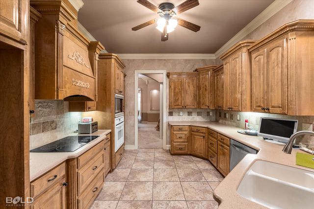 106 Oxford Circle, Bossier City, LA 71111