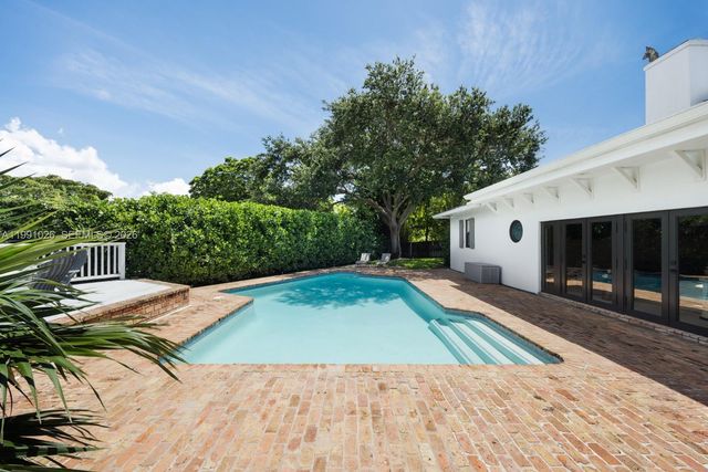 8521 SW 145th St, Palmetto Bay, FL 33158