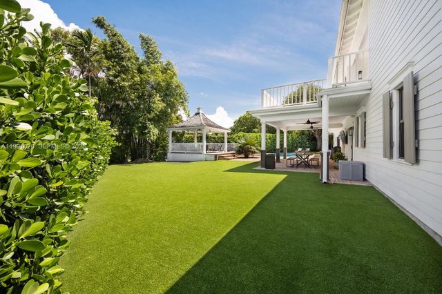 8521 SW 145th St, Palmetto Bay, FL 33158