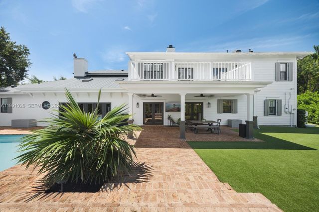 8521 SW 145th St, Palmetto Bay, FL 33158