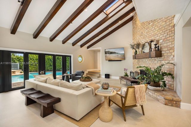 8521 SW 145th St, Palmetto Bay, FL 33158