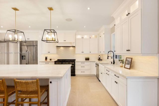 8521 SW 145th St, Palmetto Bay, FL 33158