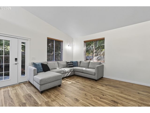 15516 Ne 39TH St, Vancouver, WA 98682