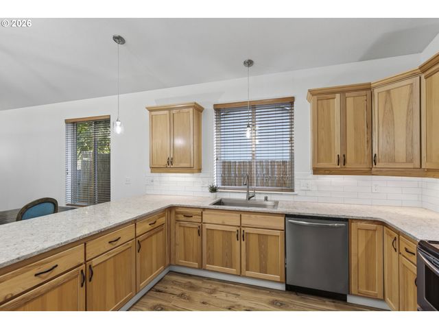 15516 Ne 39TH St, Vancouver, WA 98682