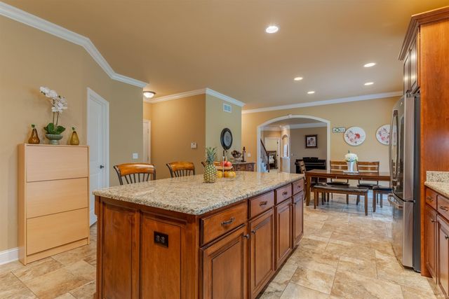 2084 Long Cove Circle, Newburgh, IN 47630