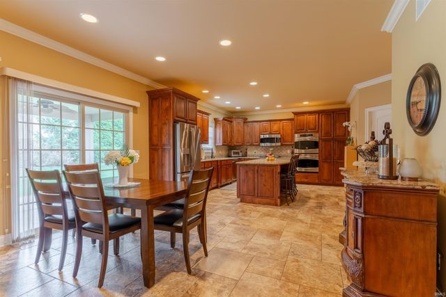 2084 Long Cove Circle, Newburgh, IN 47630