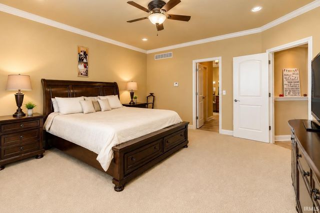 2084 Long Cove Circle, Newburgh, IN 47630