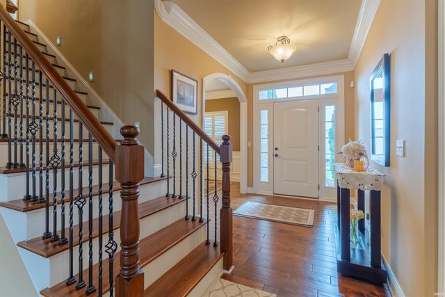 2084 Long Cove Circle, Newburgh, IN 47630