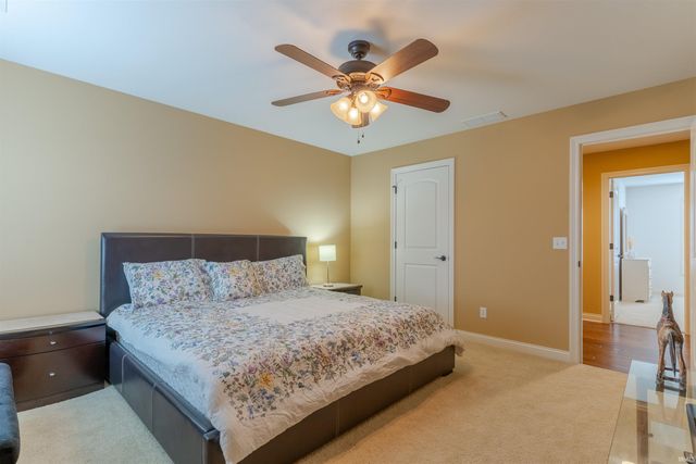 2084 Long Cove Circle, Newburgh, IN 47630
