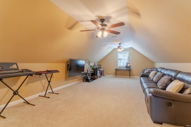 2084 Long Cove Circle, Newburgh, IN 47630