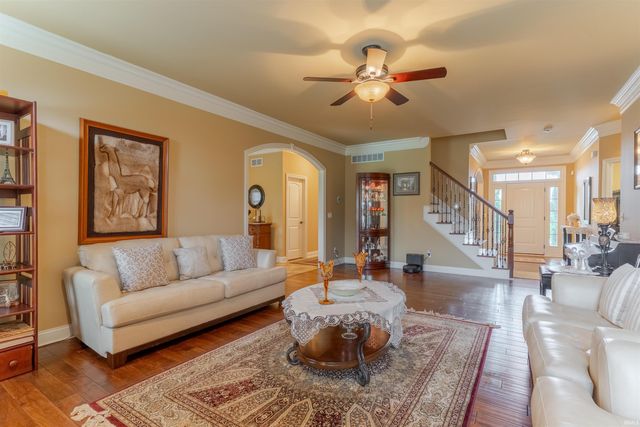 2084 Long Cove Circle, Newburgh, IN 47630