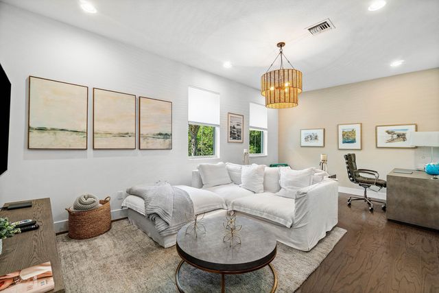 11401 Pointe Midtown Drive, Palm Beach Gardens, FL 33418