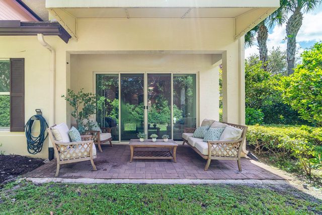 11401 Pointe Midtown Drive, Palm Beach Gardens, FL 33418