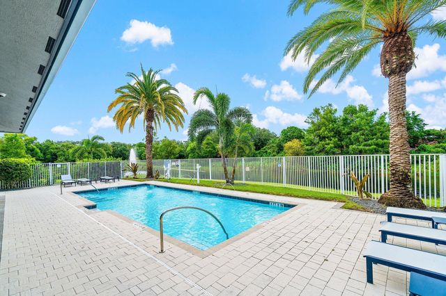 11401 Pointe Midtown Drive, Palm Beach Gardens, FL 33418