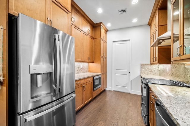 11401 Pointe Midtown Drive, Palm Beach Gardens, FL 33418