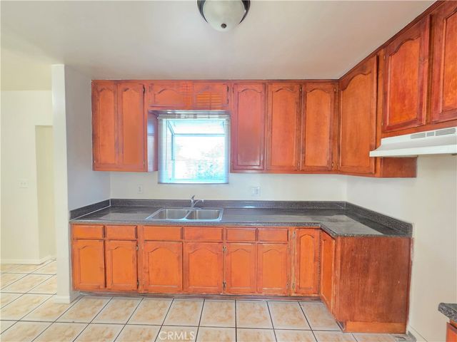 9618 Kalmia Street, Los Angeles, CA 90002