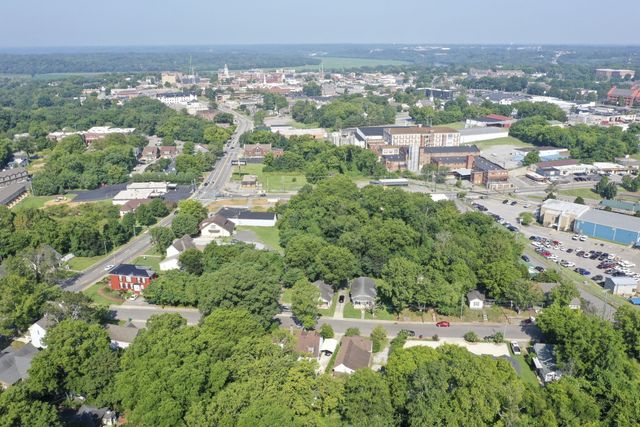409 S 11th St, Clarksville, TN 37040