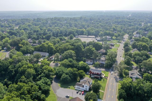 409 S 11th St, Clarksville, TN 37040
