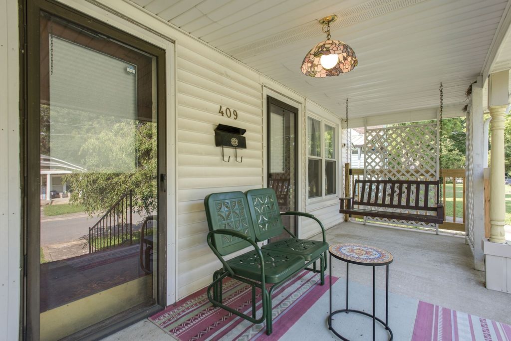 409 S 11th St, Clarksville, TN 37040