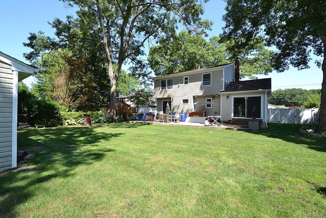 82 Stahley Street, Brentwood, NY 11717