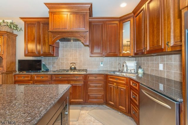 105 Ely Rd, Boonton Town, NJ 07005