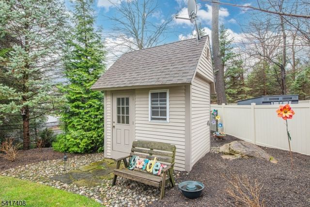 105 Ely Rd, Boonton Town, NJ 07005