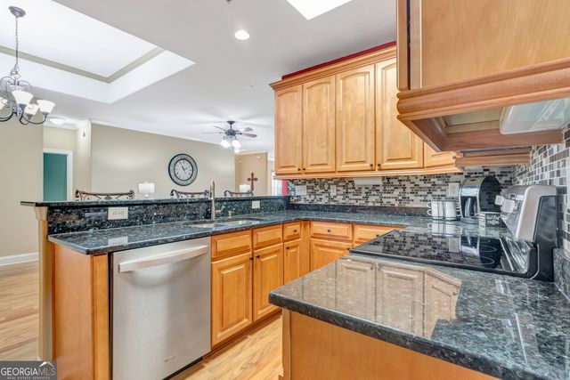 403 Commonwealth Cir, Newnan, GA 30263