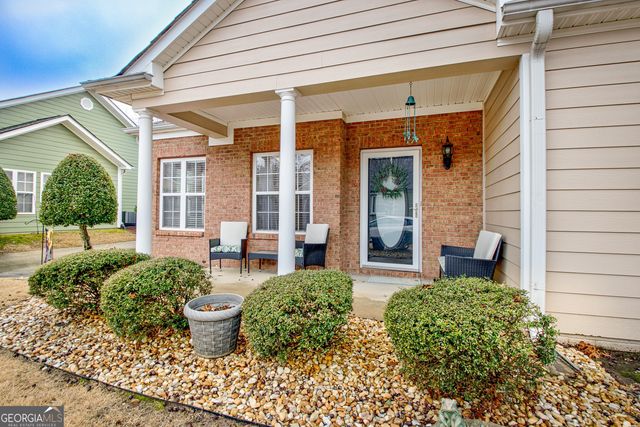 403 Commonwealth Cir, Newnan, GA 30263