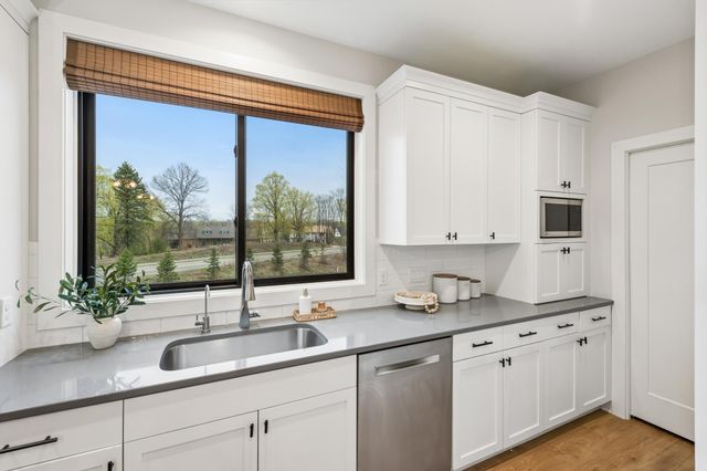 16830 59th Avenue N, Plymouth, MN 55446