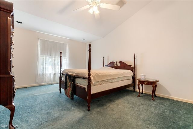 3472 Deer Trace Avenue NW, Canton, OH 44708