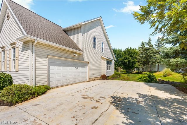 3472 Deer Trace Avenue NW, Canton, OH 44708