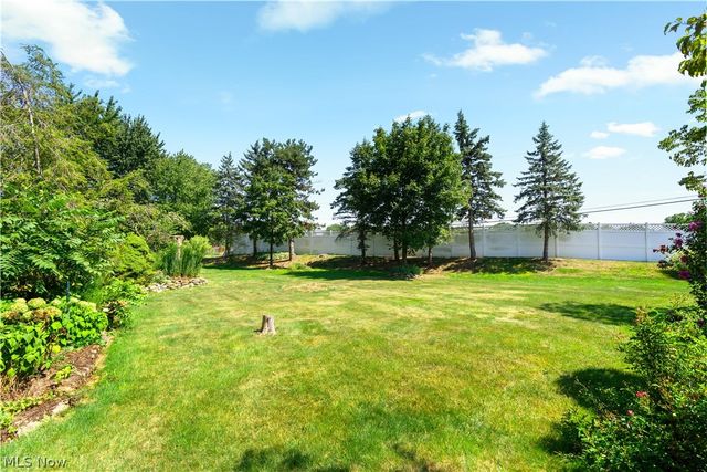 3472 Deer Trace Avenue NW, Canton, OH 44708