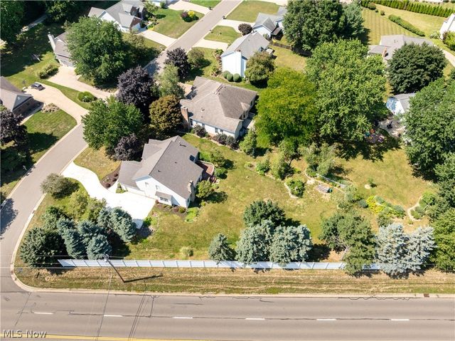 3472 Deer Trace Avenue NW, Canton, OH 44708