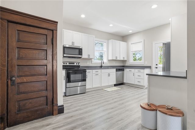 51 N Linwood Ave, Crafton, PA 15205