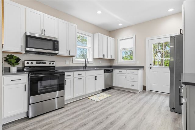 51 N Linwood Ave, Crafton, PA 15205