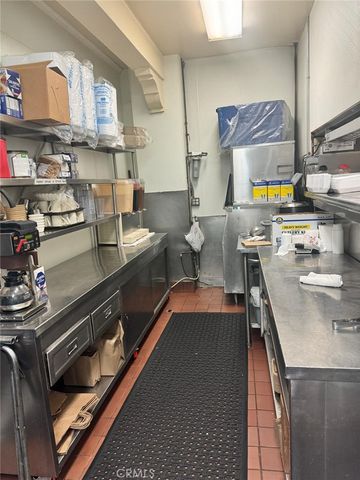 7111 Pacific Boulevard, Huntington Park, CA 90255