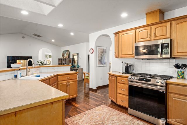 4710 17th Ave NW, Olympia, WA 98502