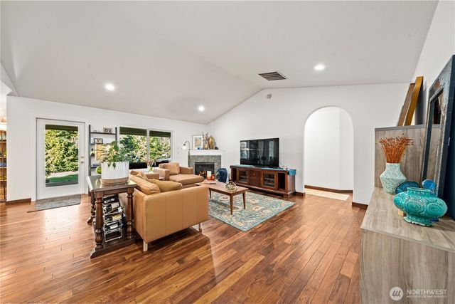 4710 17th Ave NW, Olympia, WA 98502