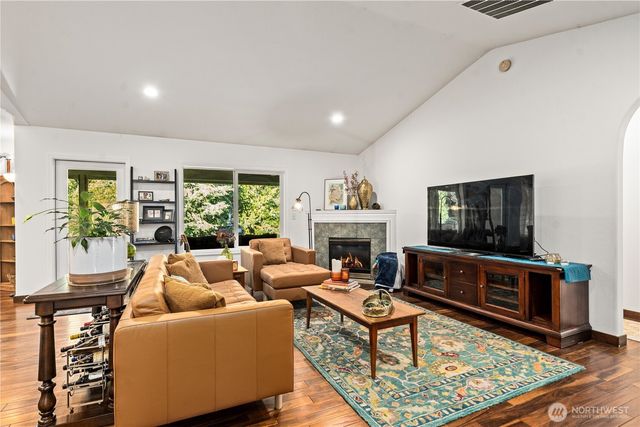 4710 17th Ave NW, Olympia, WA 98502