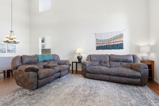 3947 E Cambridge Avenue, Visalia, CA 93292