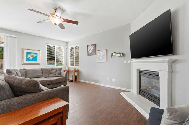 3947 E Cambridge Avenue, Visalia, CA 93292