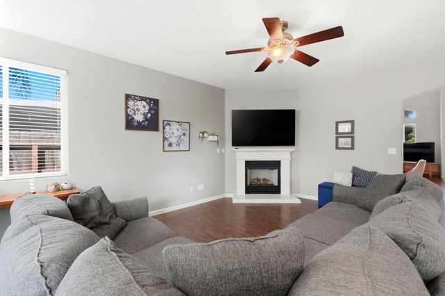 3947 E Cambridge Avenue, Visalia, CA 93292